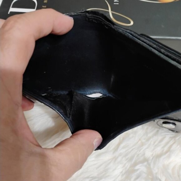 Chanel Black Patent Leather Wallet (Bi-Fold) CC Logo - Picture 4 of 9